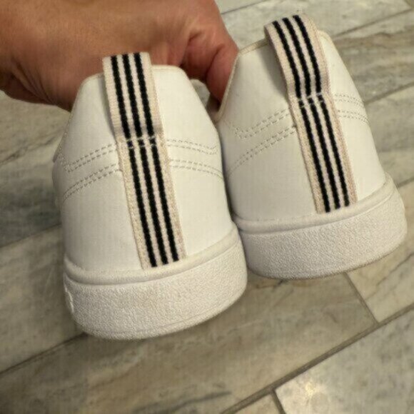 NEW Adidas women's size 10 black/white VS Advantage sneakers - Picture 8 of 8